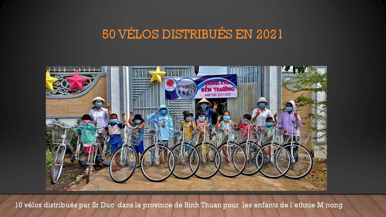 10 vélos distribués par Sr Duc dans la province de Binh Thuan pour les enfants de l’ethnie M’nong